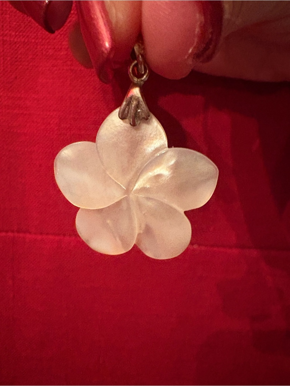 Shell Floral Pendant Necklace - White -